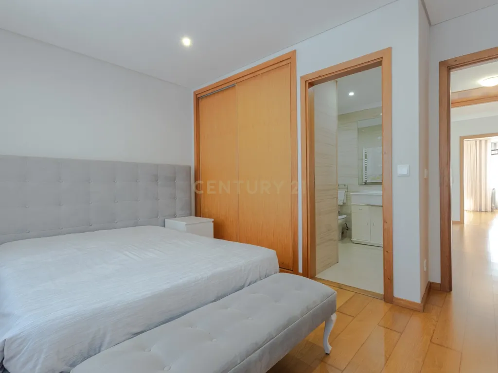 Moradia T3 de Excelência na Maia| 398 m² | 3 Suítes | Garagem para várias Viaturas - Image 28