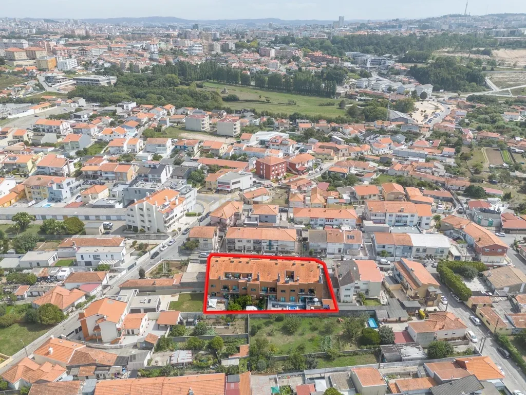 Apartamento Duplex T2+2 com 2 Suites e Terraço privativo em Canidelo - Image 30