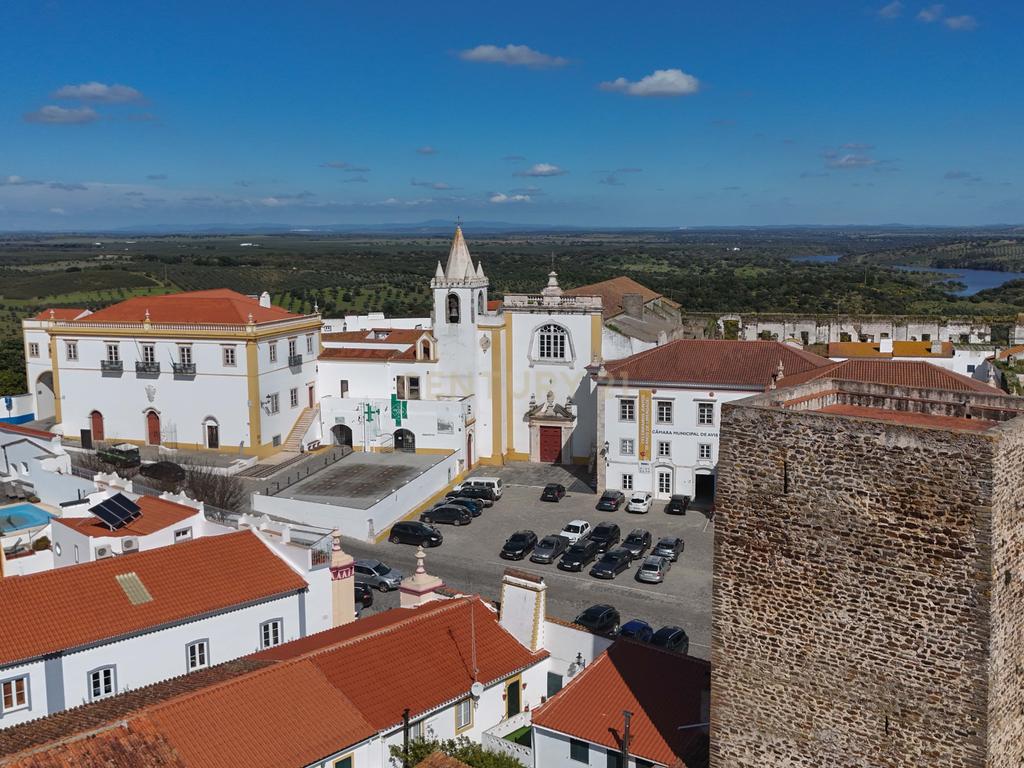 Moradia T6 com Jardim e Vista Panorâmica em Avis - Image 35