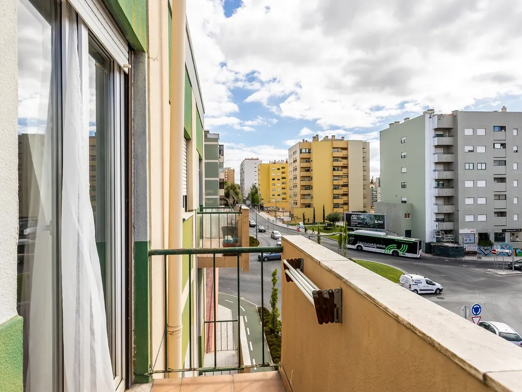 Apartamento T3 remodelado no Barreiro - Image 27