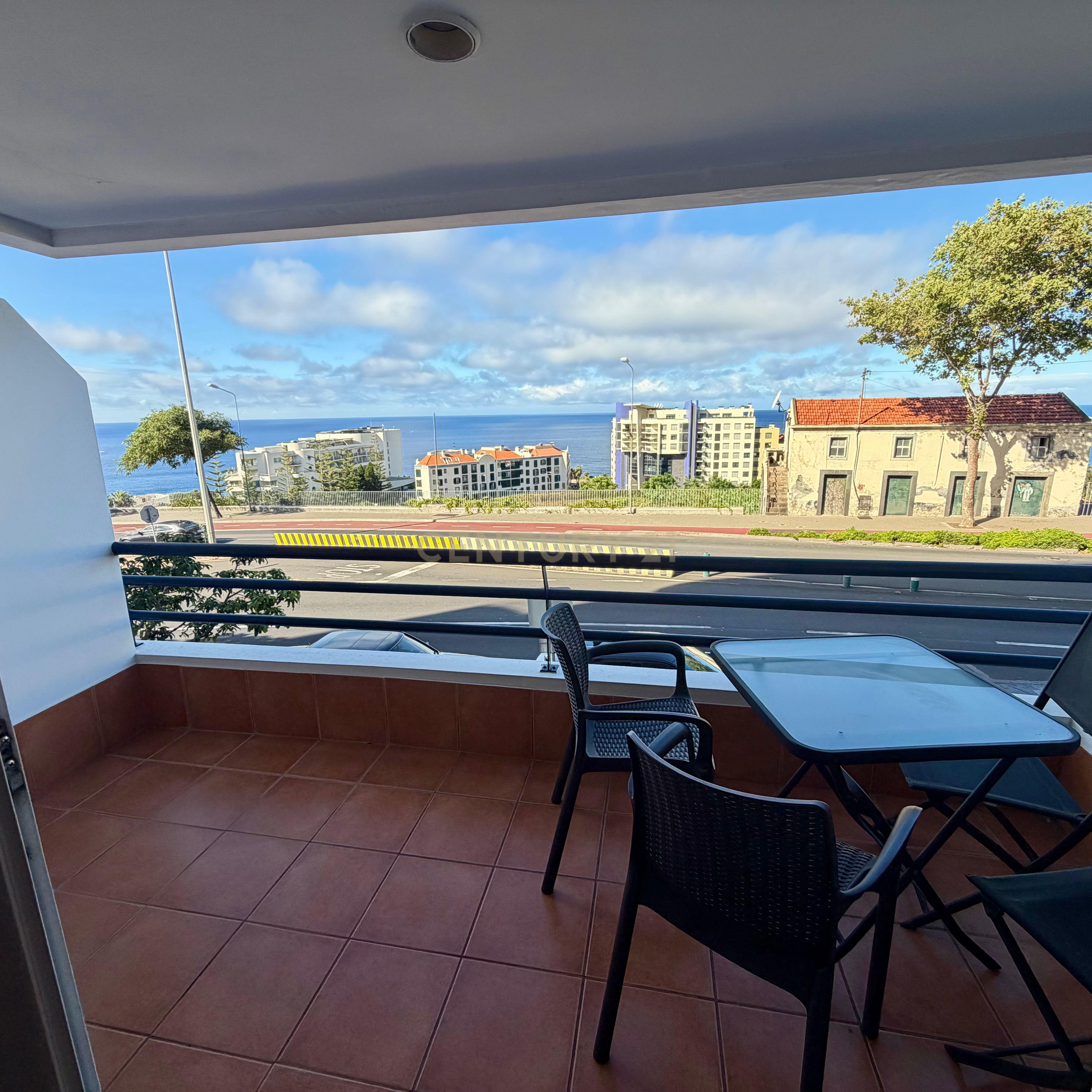 Fotografia 11 de Apartamento T1 + 1 em São Martinho, Funchal - Ilha da Madeira
