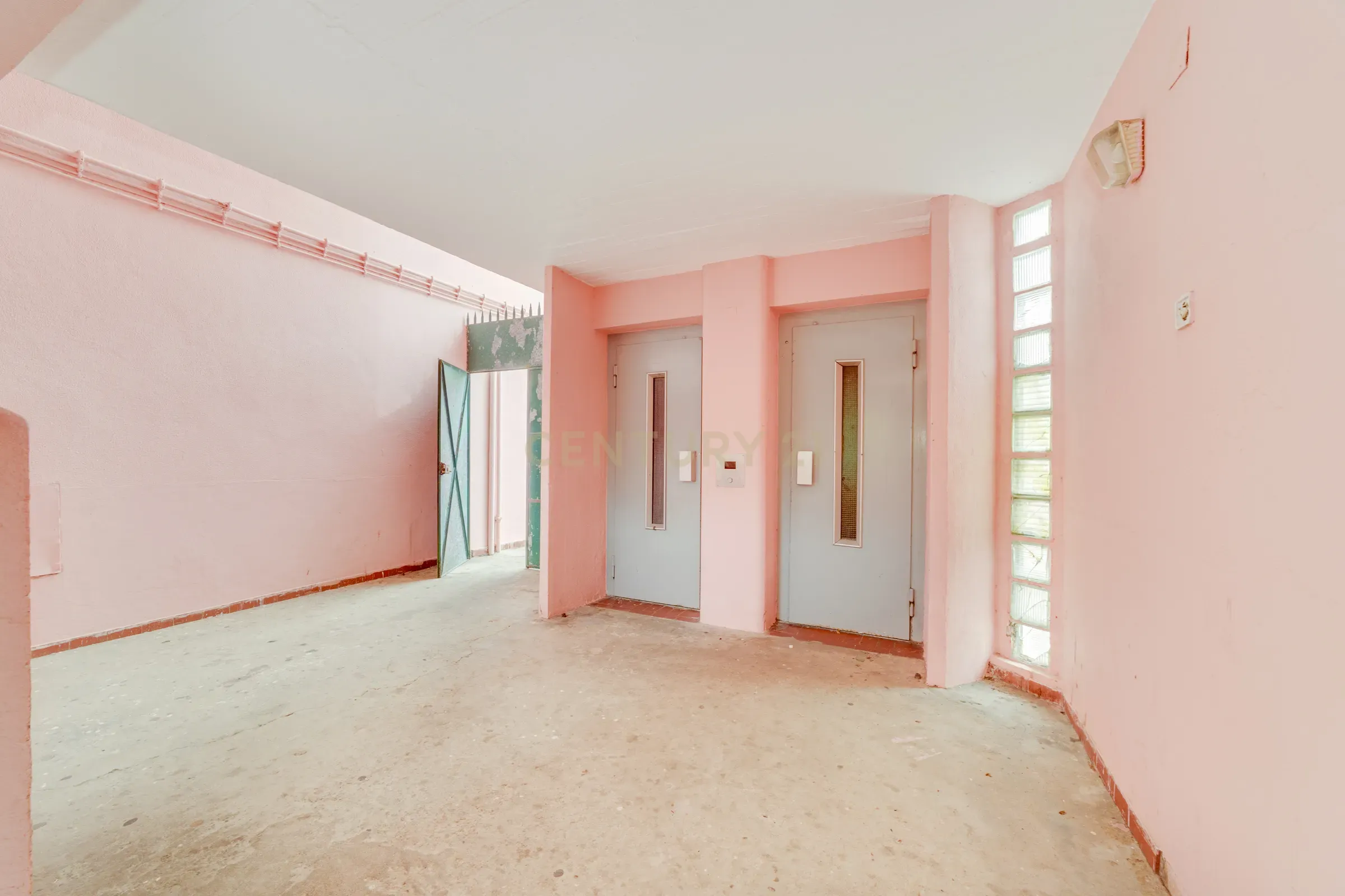 Apartamento T3 - Bairro dos Lóios - Lisboa - Image 30