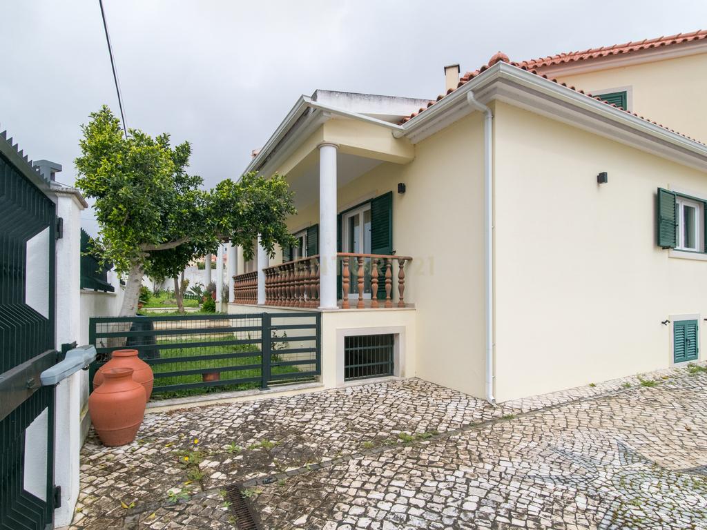 Fantástica Moradia T3 na Pontinha - Image 28