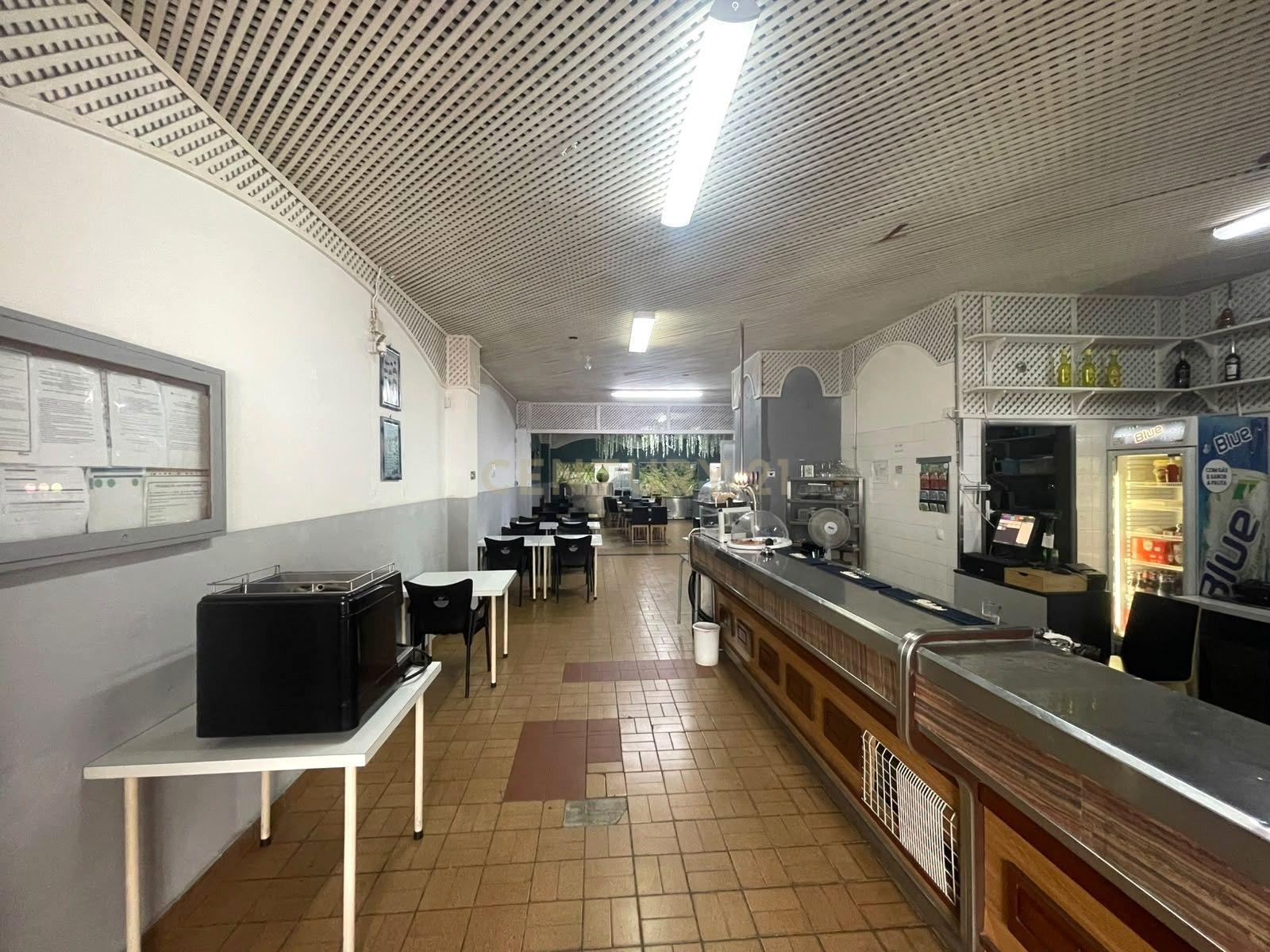 Fotografia 3 de Oportunidade de Negócio — Bar/Restaurante no Centro de Santa Cruz das Flores