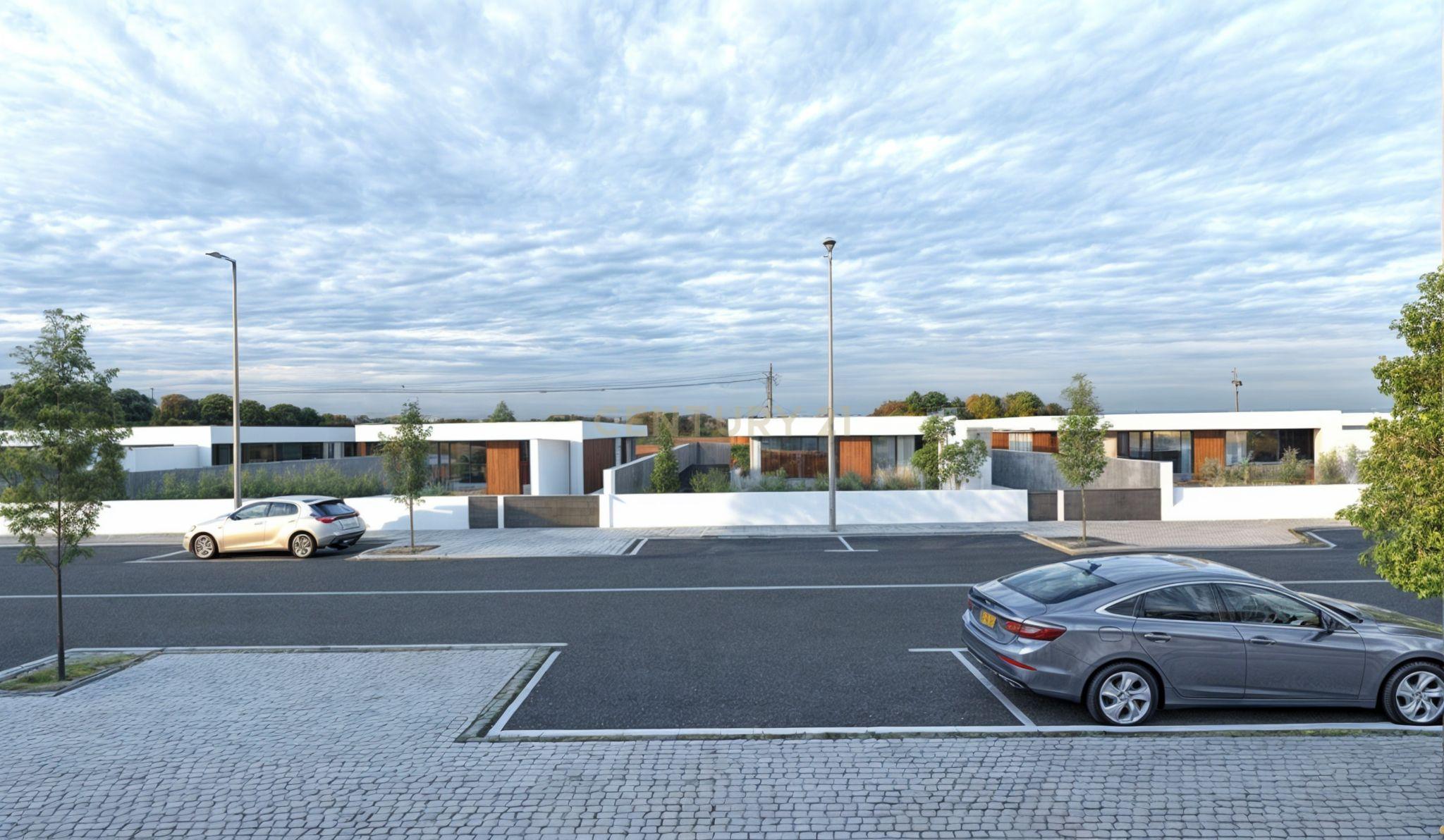 Moradia T4, em construção, no Bairro Sra da Luz - Image 14