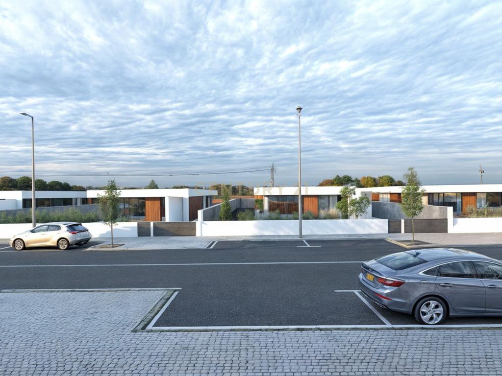 Moradia T4, em construção, no Bairro Sra da Luz - Image 16