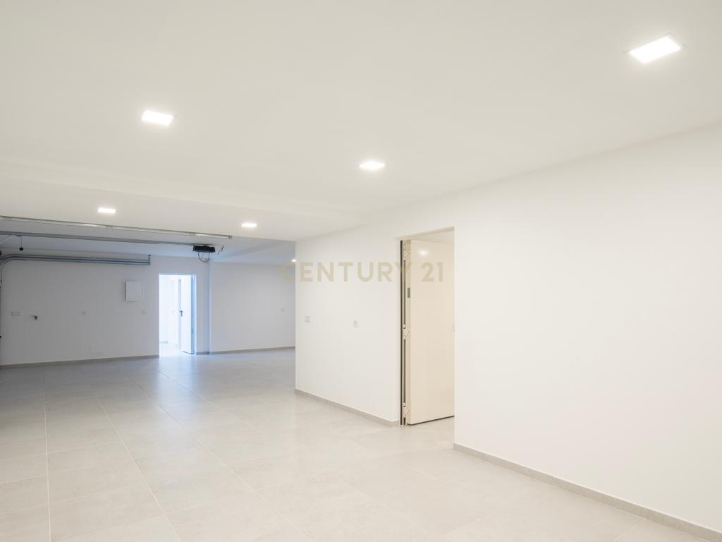 **Moradia Contemporânea T5 no Birre, Cascais – Poucos minutos de distância do Kings College** - Image 34