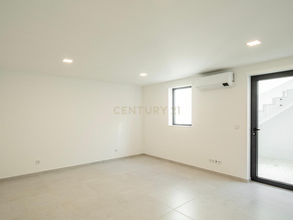 **Moradia Contemporânea T5 no Birre, Cascais – Poucos minutos de distância do Kings College** - Image 35