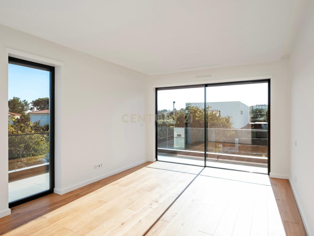 **Moradia Contemporânea T5 no Birre, Cascais – Poucos minutos de distância do Kings College** - Image 20