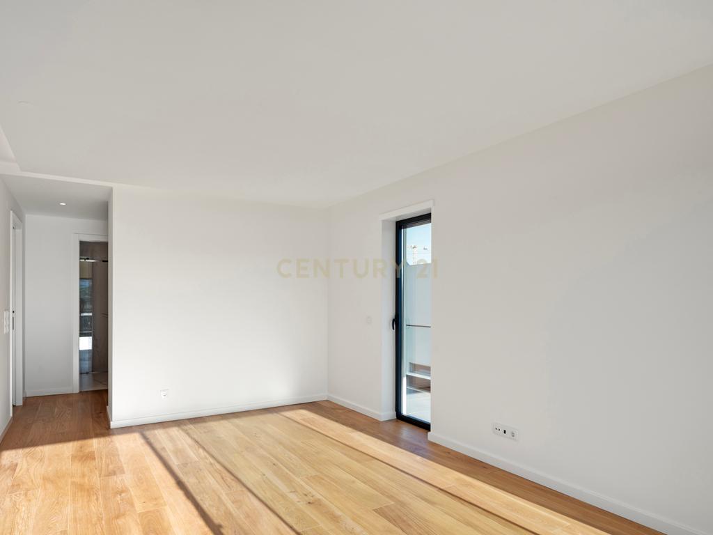 **Moradia Contemporânea T5 no Birre, Cascais – Poucos minutos de distância do Kings College** - Image 21