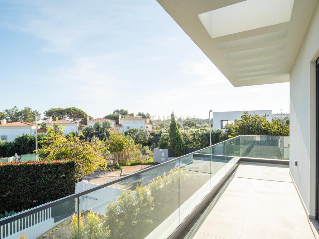 **Moradia Contemporânea T5 no Birre, Cascais – Poucos minutos de distância do Kings College** - Image 22