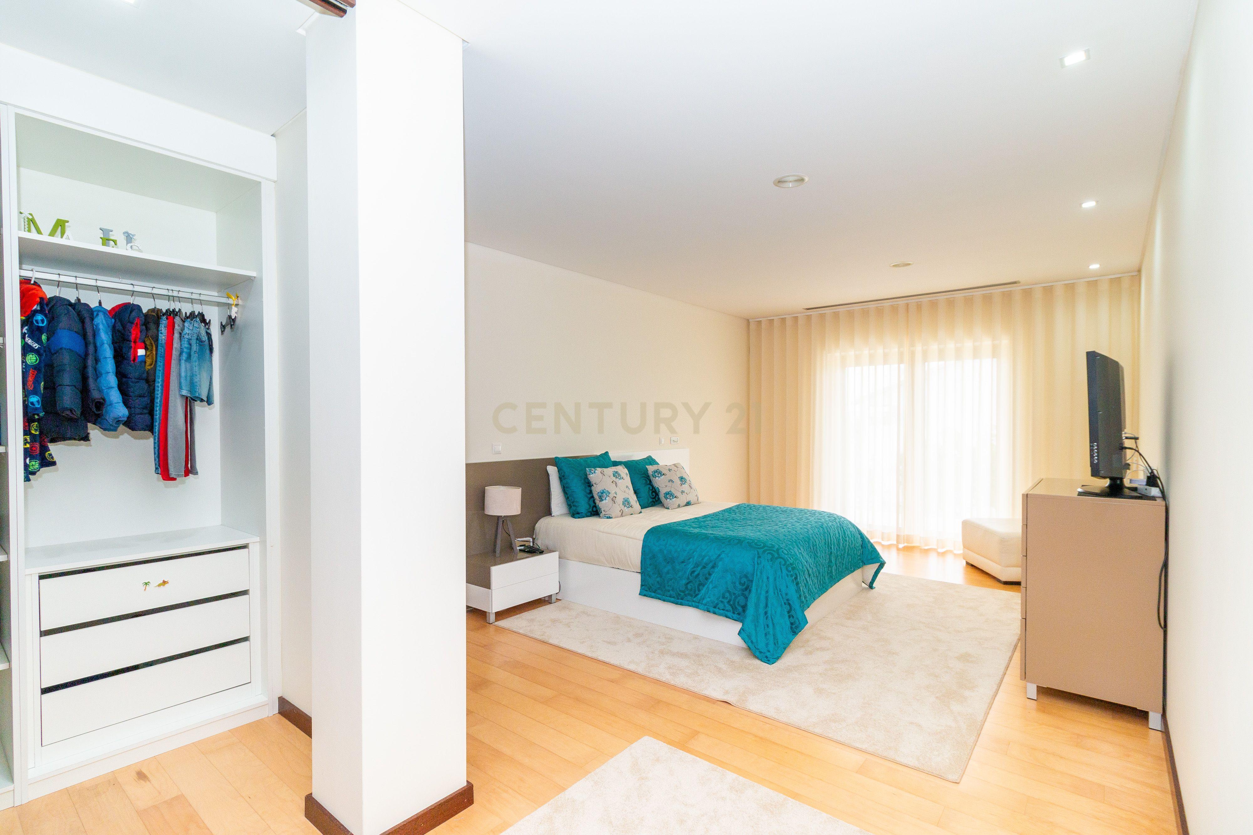 Excelente Moradia T5 terrea - Image 21