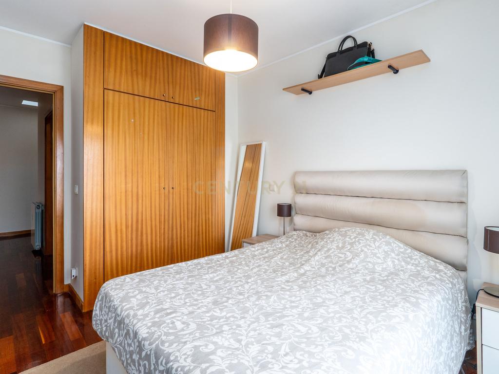Apartamento "Cobertura" com terraço nas 3 frentes T4 (Atualmente T3 + Escritório) no Condomínio "Tílias do Atlântico" - Image 20