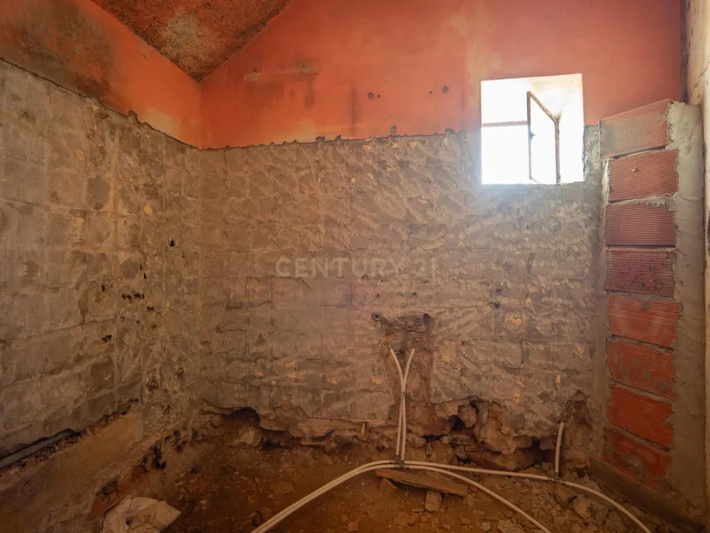 Moradia T1, para Reconstruir, Vila Nova, Miranda do Corvo - Image 6
