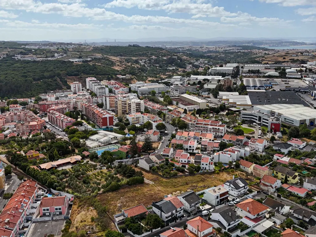 Moradia T4 Premium independente com Piscina (Nova Construção) / Barcarena - Image 54