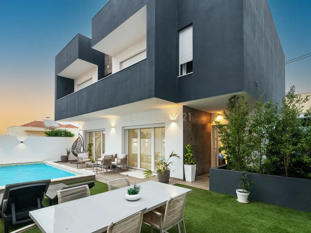 Moderna Moradia T3 em Caneças com Piscina - Image 46