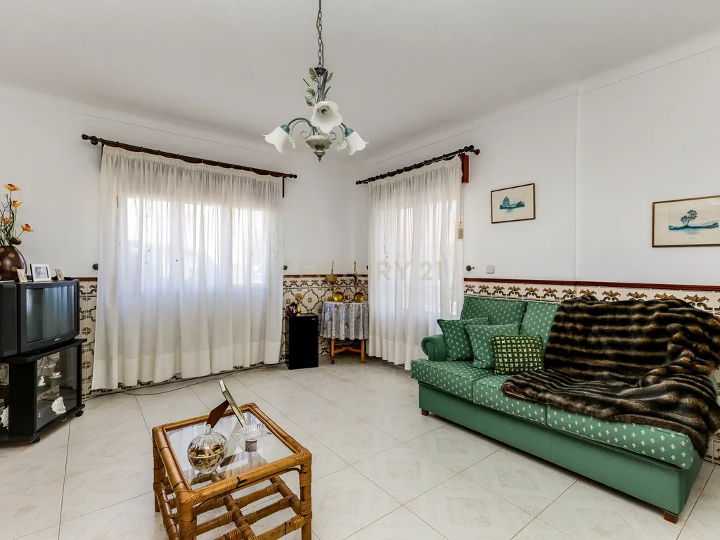 Moradia T8 de 288 m² no Centro de Montargil – Junto à Barragem - Image 24