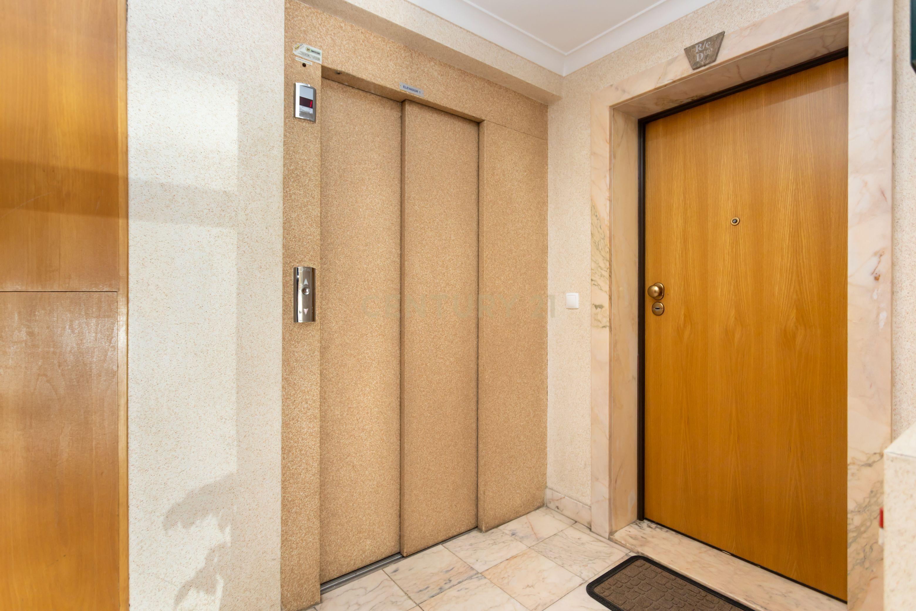 Fabuloso Apartamento T2 + garagem - Monte Belo Norte - Image 24