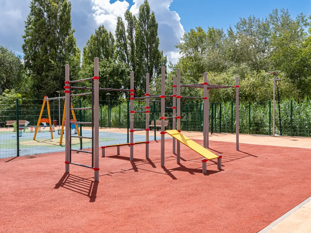T3+1 Remodelado com Terraço | Último Piso | Centro de Queluz - Image 30