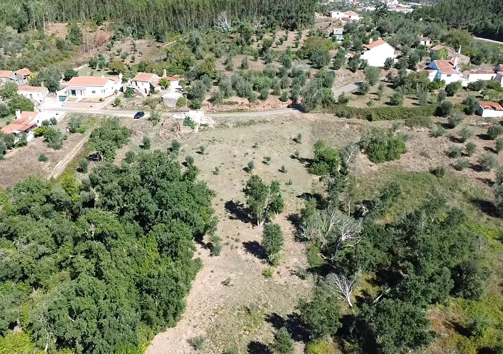 Terreno com Ruína com Vista Panorâmica em Ferreira do Zêzere - Image 2