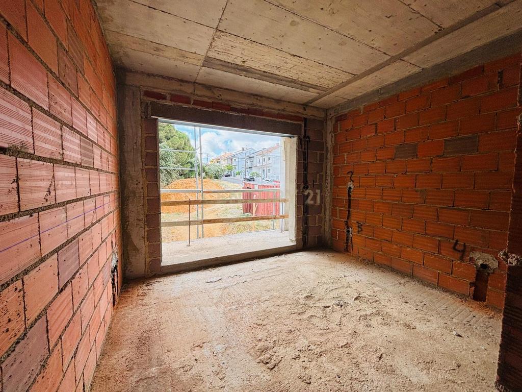 🏡 **Moradia T4 com piscina – Foros da Amora** - Image 46
