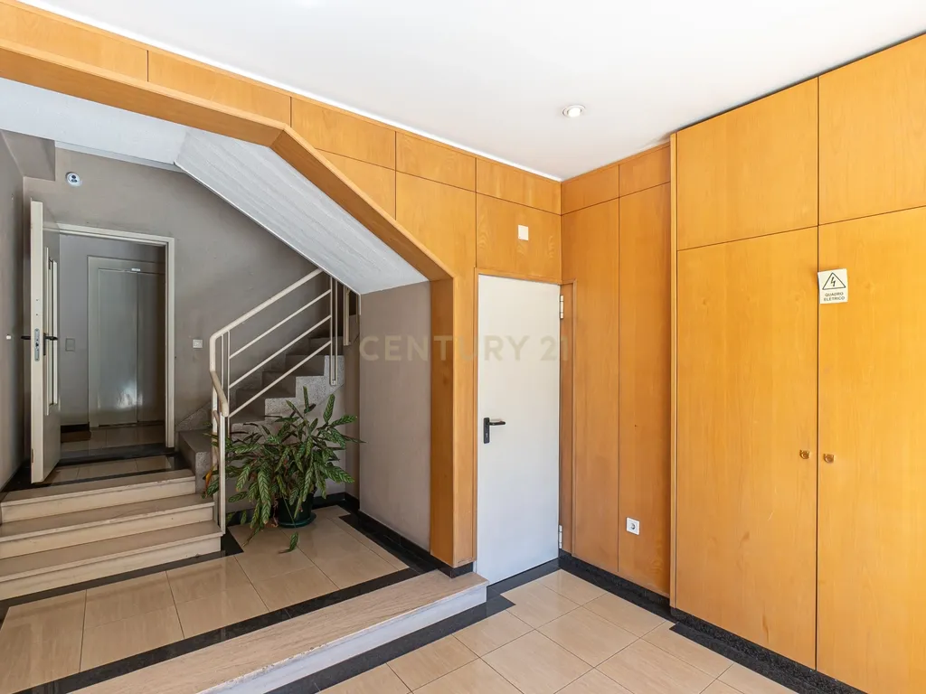 Apartamento T3 com Vista Panorâmica em Canidelo, Vila Nova de Gaia - Image 11