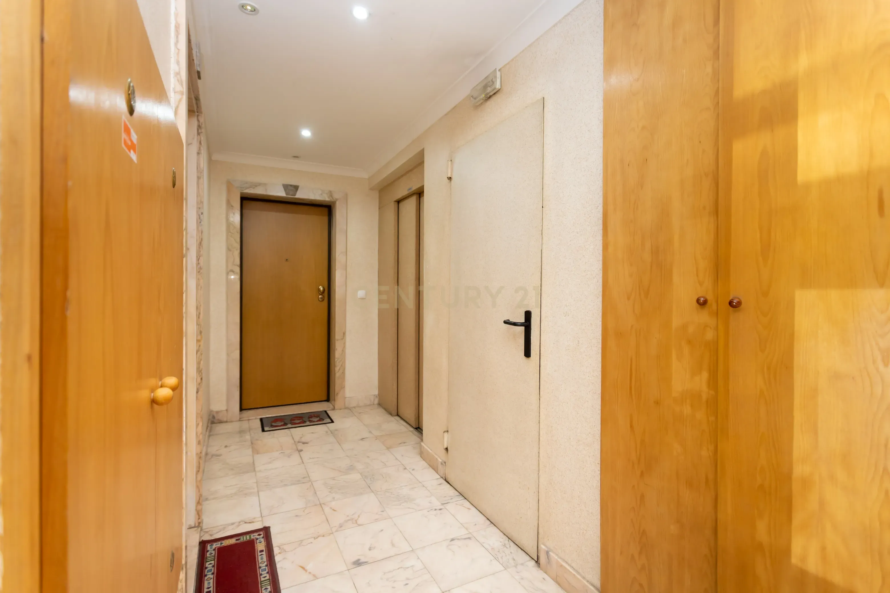 Fabuloso Apartamento T2 + garagem - Monte Belo Norte - Image 25