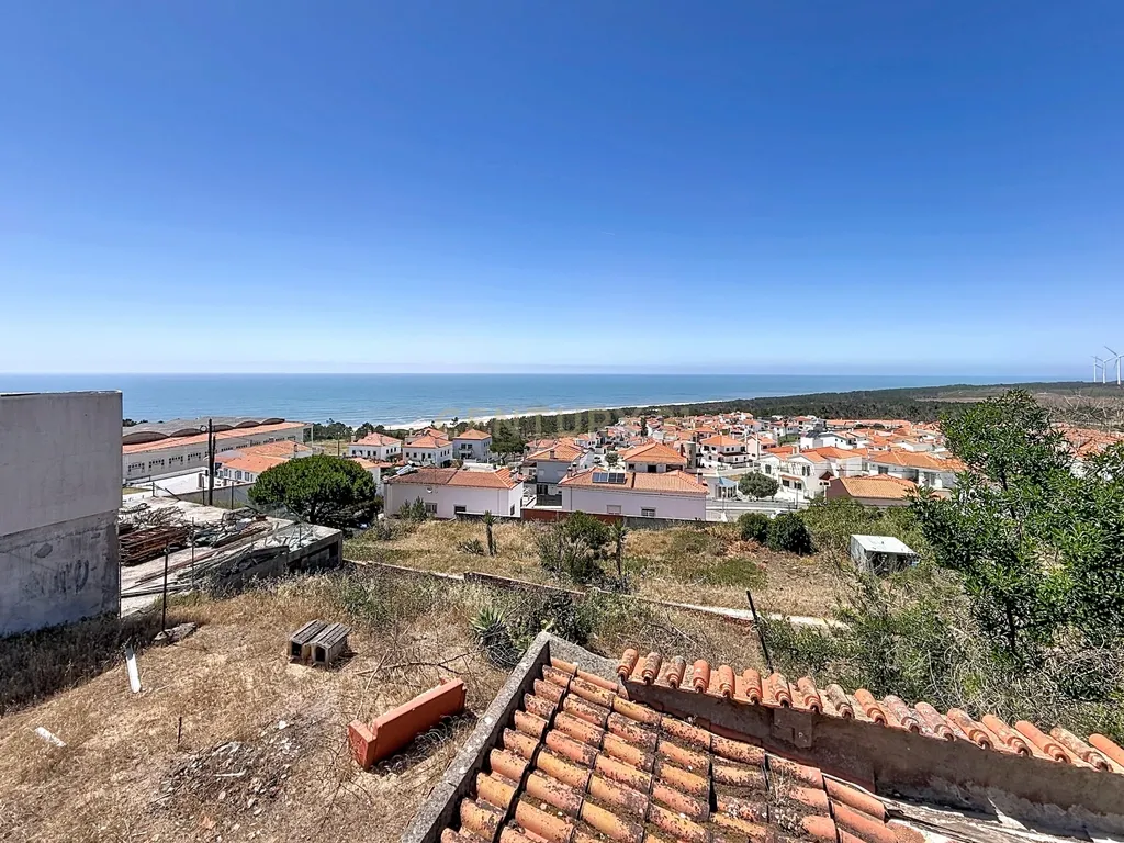 Oportunidade Única no Coração do Sítio da Nazaré – Conjunto de Dois Prédios com Vista Mar - Image 2