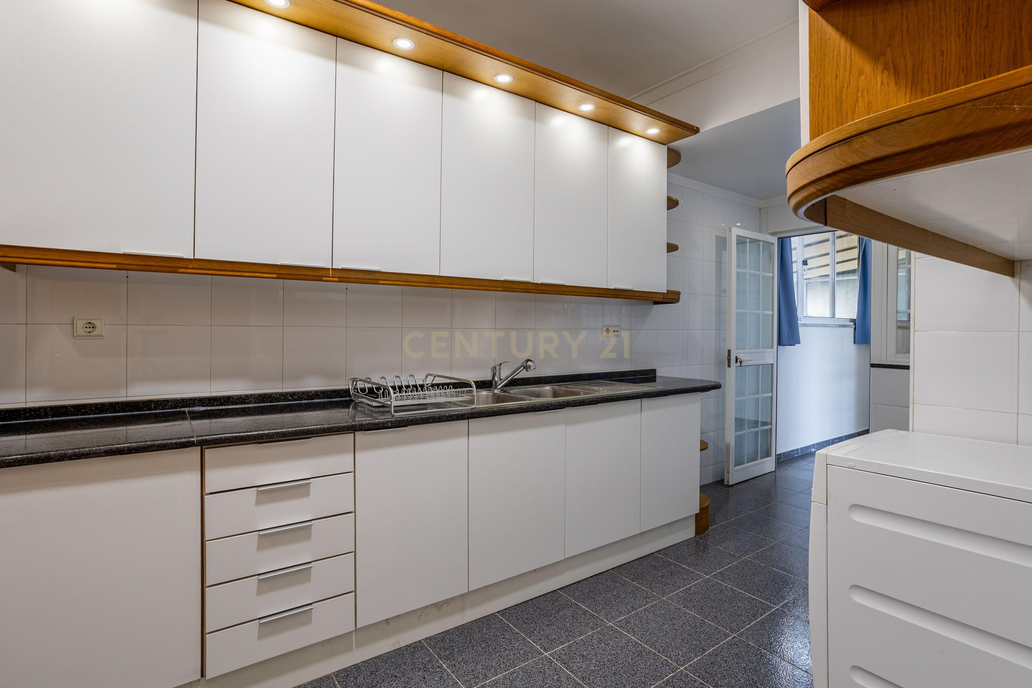 Apartamento T2 para arrendar com Vista Rio - Lisboa - Image 8