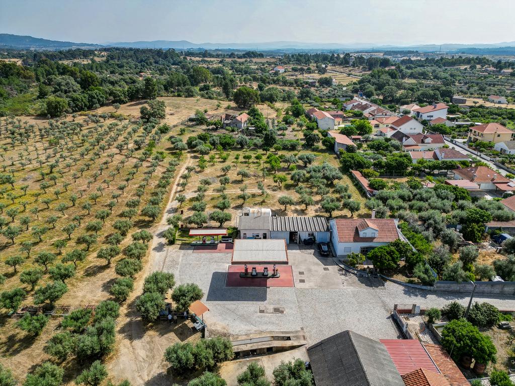 OPORTUNIDADE 360º – Moradia T3 + Posto de Combustível GALP + Terrenos (36 000 m²) - Image 14