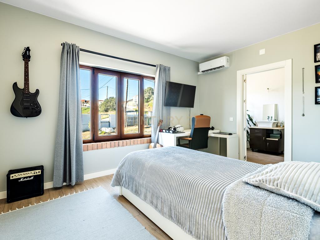 Luxuosa Moradia Isolada com Vista Mar em Castro Marim - Image 16