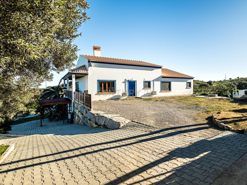 Luxuosa Moradia Isolada com Vista Mar em Castro Marim - Image 6