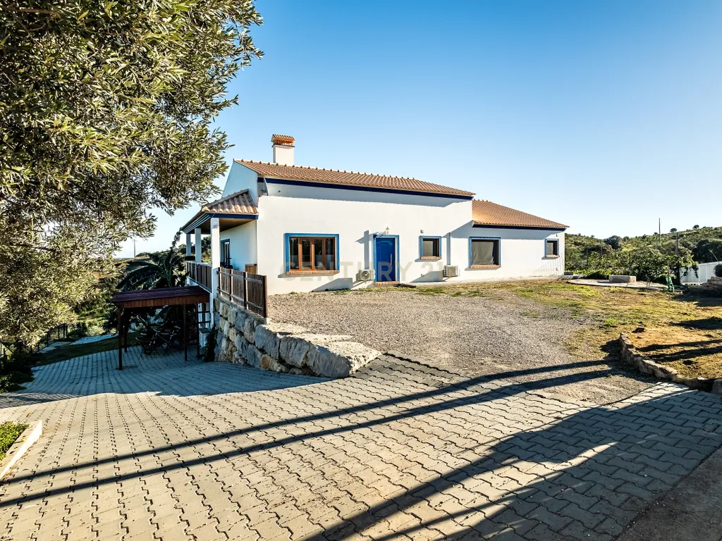Luxuosa Moradia Isolada com Vista Mar em Castro Marim - Image 6