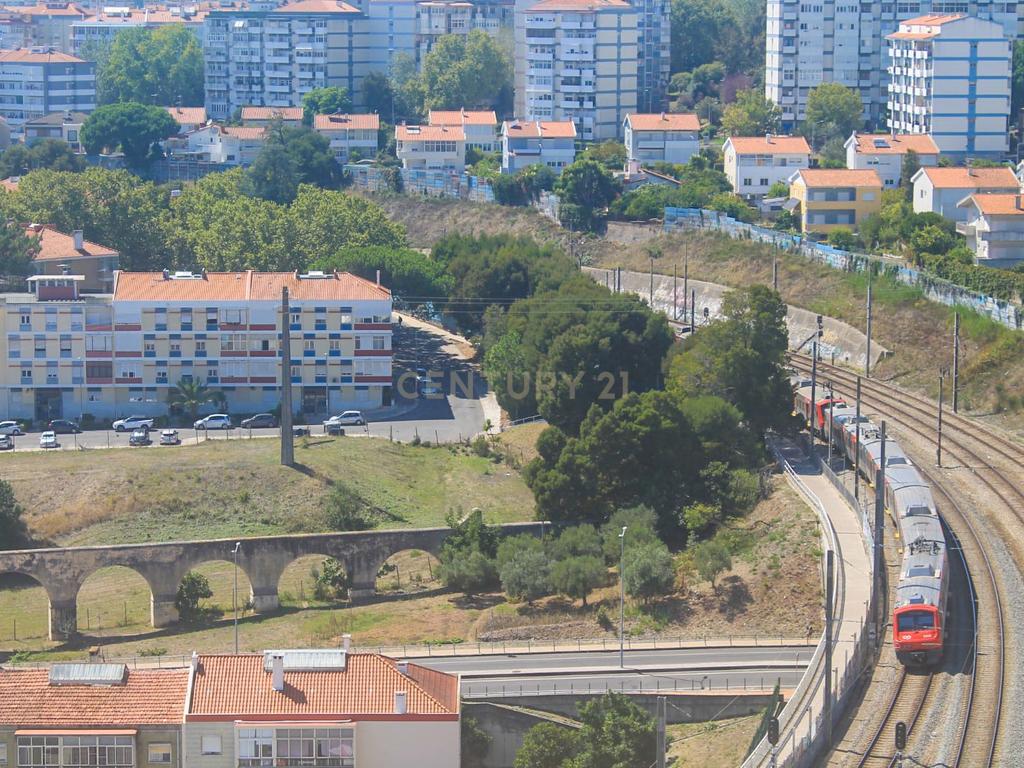Apartamento T3 em Queluz, Sintra com Vista - Image 24