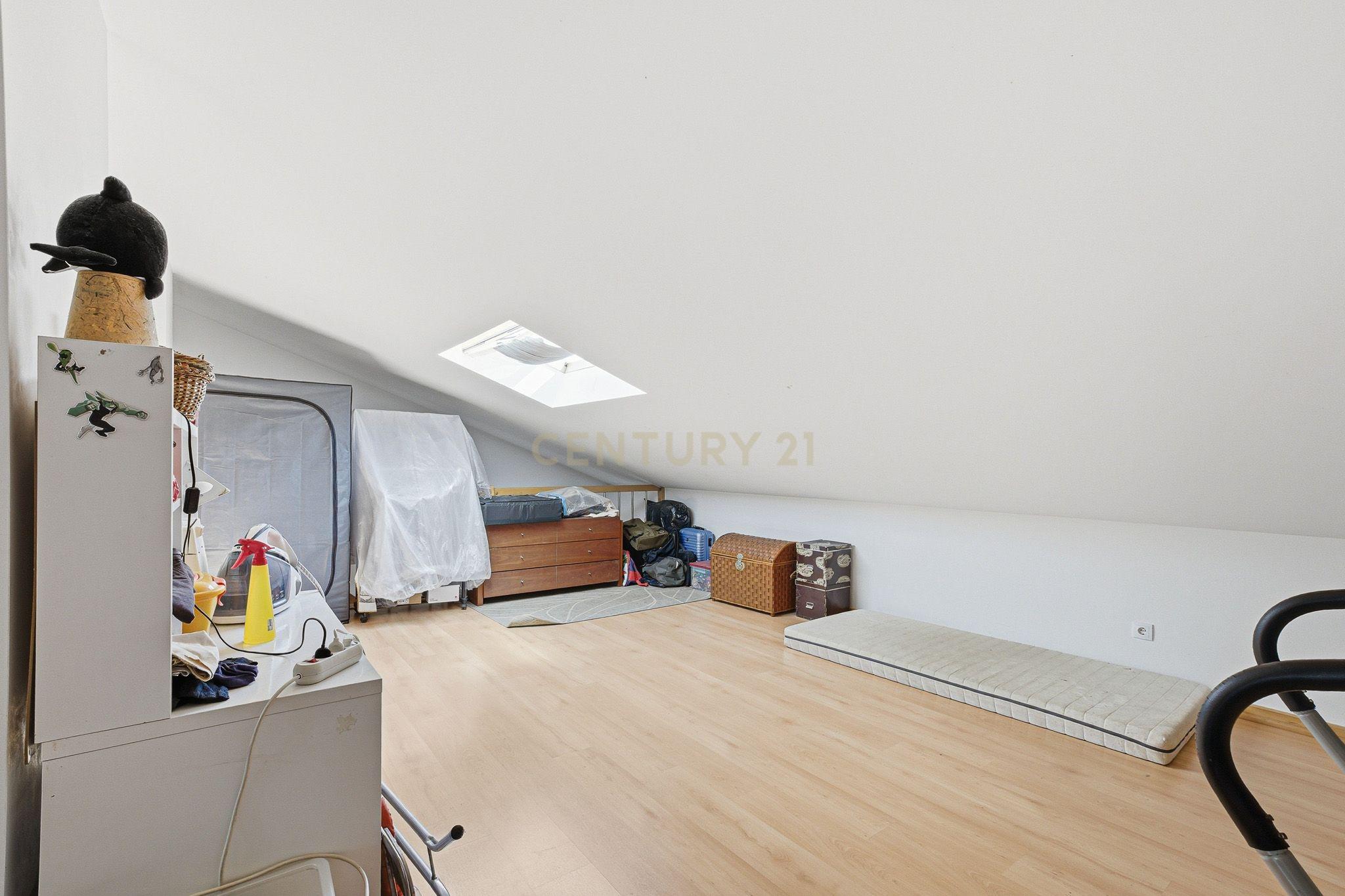 Fotografia 9 de Apartamento T3 Duplex Samouco | Box para 2 Viaturas | Elevador