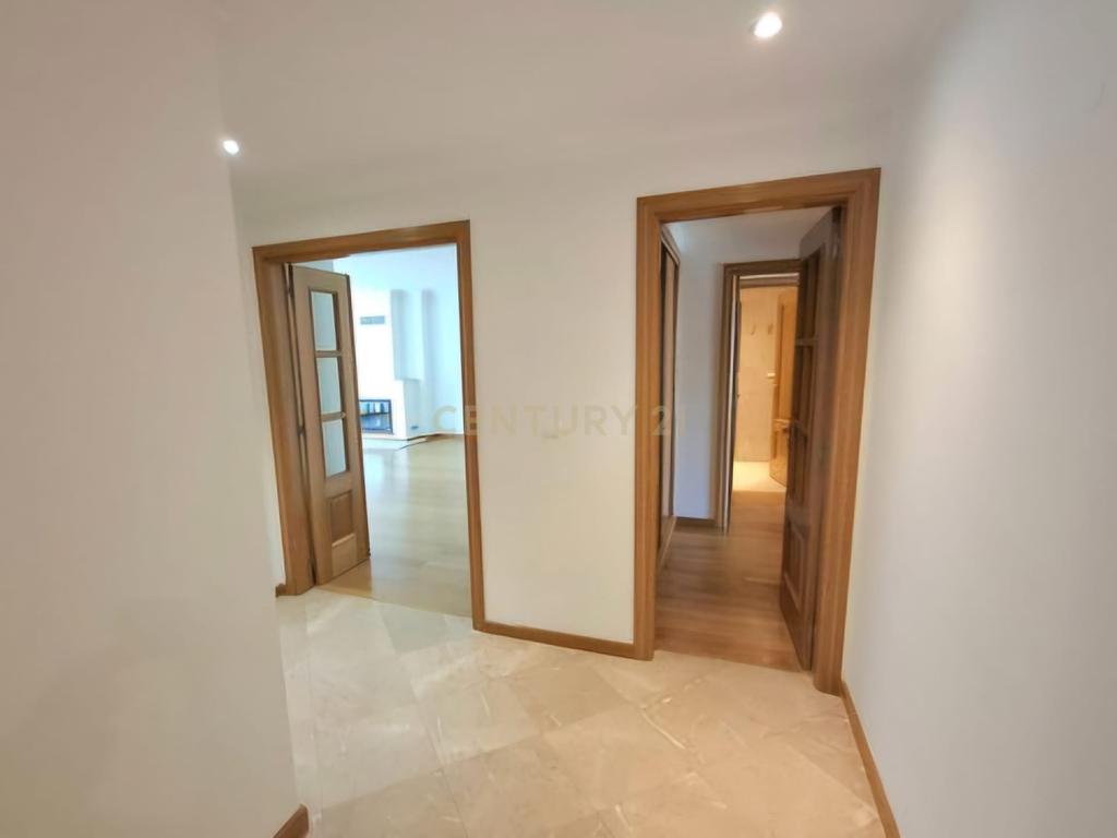 Imóvel T3 espaçoso nas Picoas, com 3 WC, 2 estacionamentos - Image 24