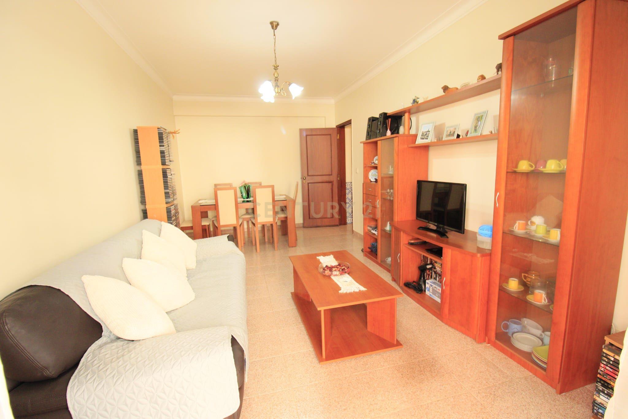 Apartamento T2 com Garagem | Agualva-Cacém - Image 3