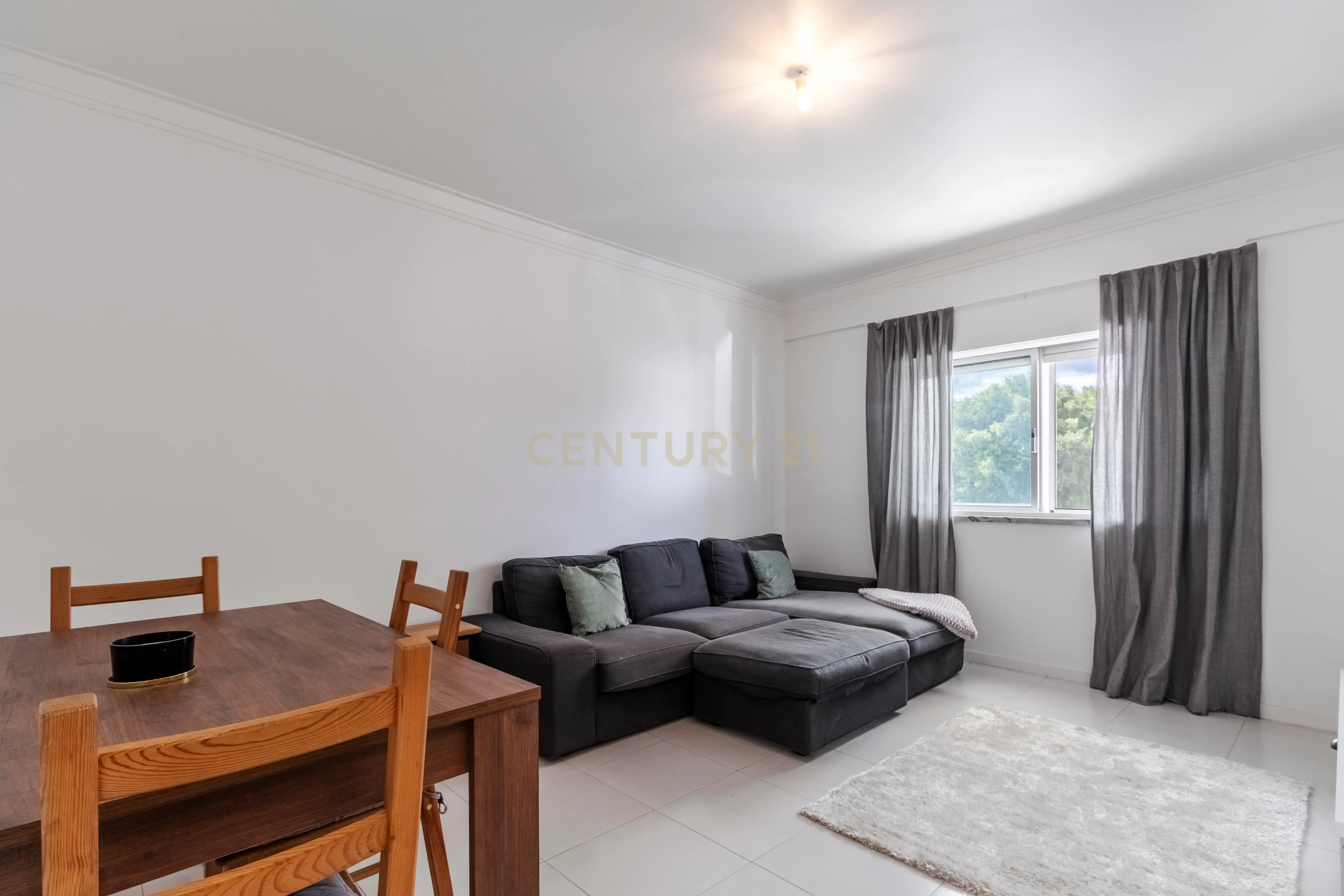 Fotografia 5 de Apartamento T3 com boas áreas e duas casas de banho | Vale Flores, Feijó