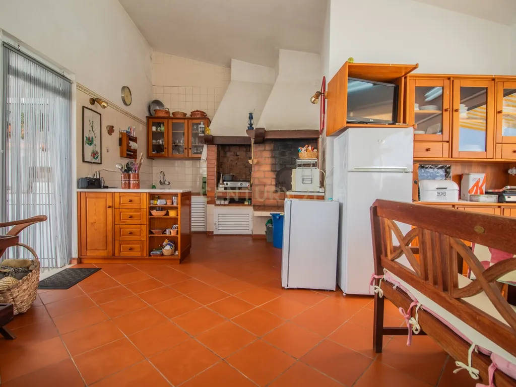 Moradia térrea T3+T0 com piscina, garagem e terreno com 2.257 m², no Ervedal, em Quiaios - Image 43