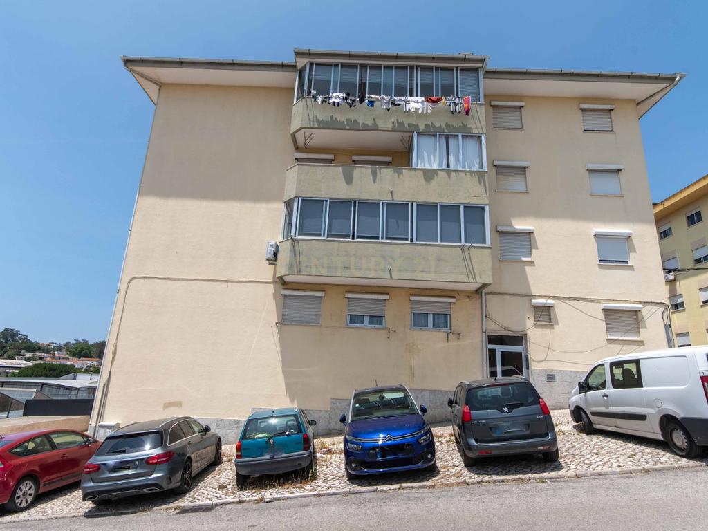 T3 na Sobreda da Caparica – Com Parqueamento e Arrecadação - Image 23