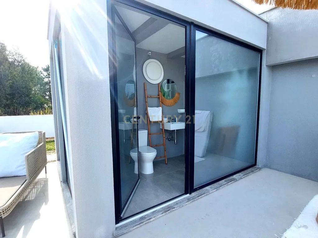 Oasis Coco Beach Villa - Moradia de Luxo Isolada T3 + 1 com Guest House e Piscina, lote 1,368 m² – Urbanização Vila Alegre, Fernão Ferro - Image 46