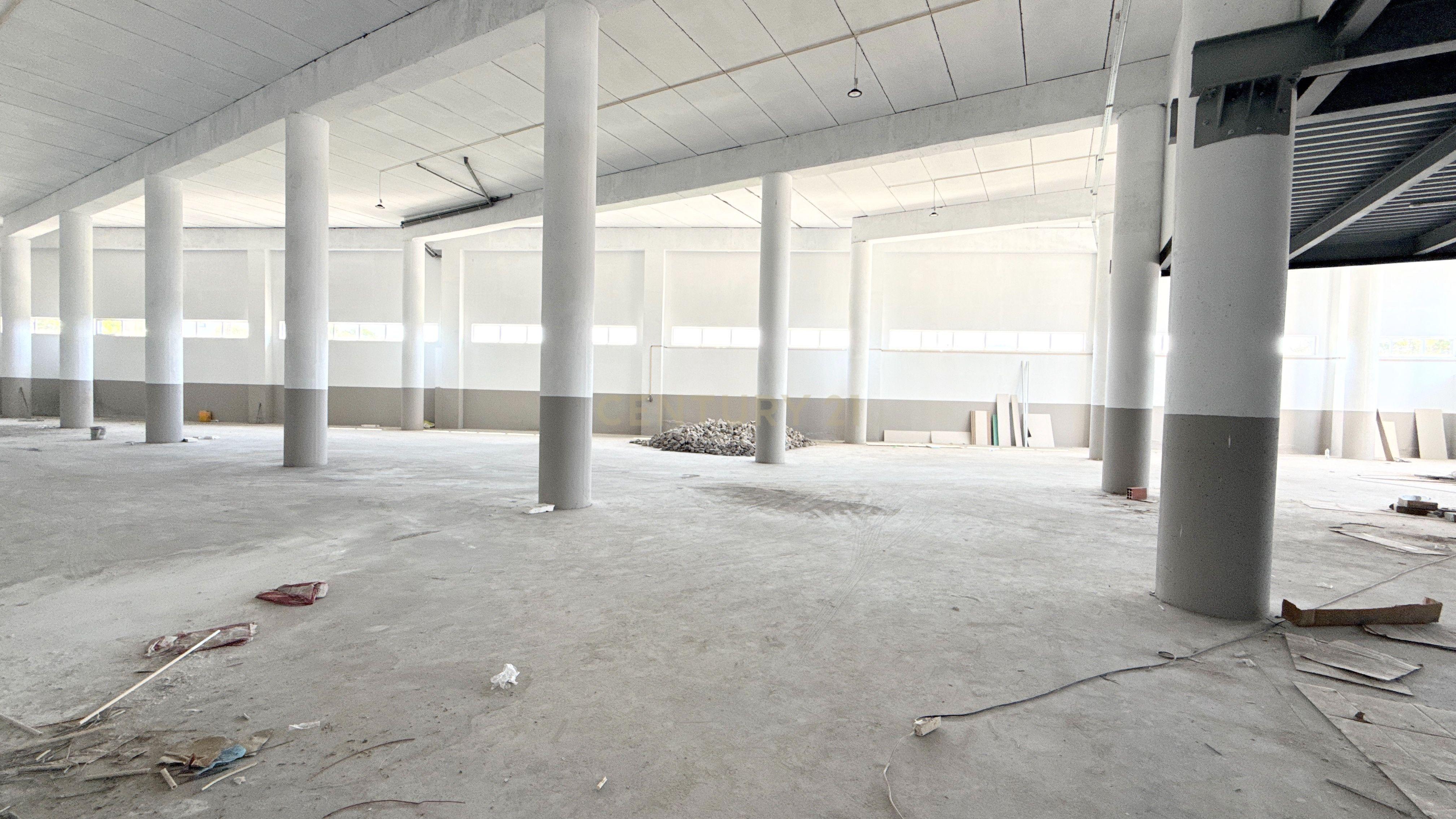 Fotografia 6 de ARMAZÉM INDUSTRIAL | SANTO TIRSO | INVESTIMENTO / LOGÍSTICA / COMÉRCIO E INDÚSTRIA