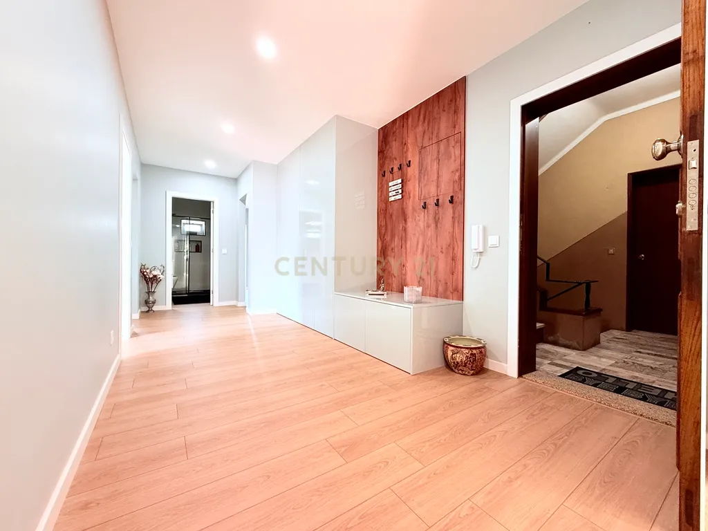Apartamento T3 Povoa de Lanhoso/Permuta - Image 4