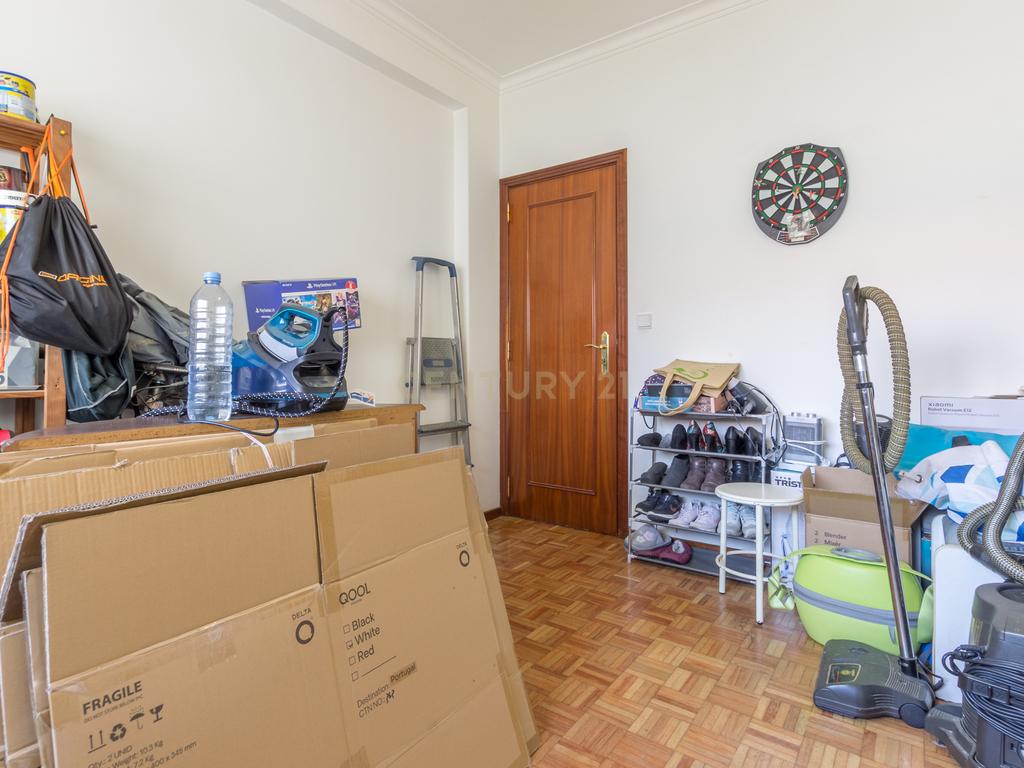 Apartamento T4 transformado em T3, na Baixa da Banheira com boa exposição solar - Image 20