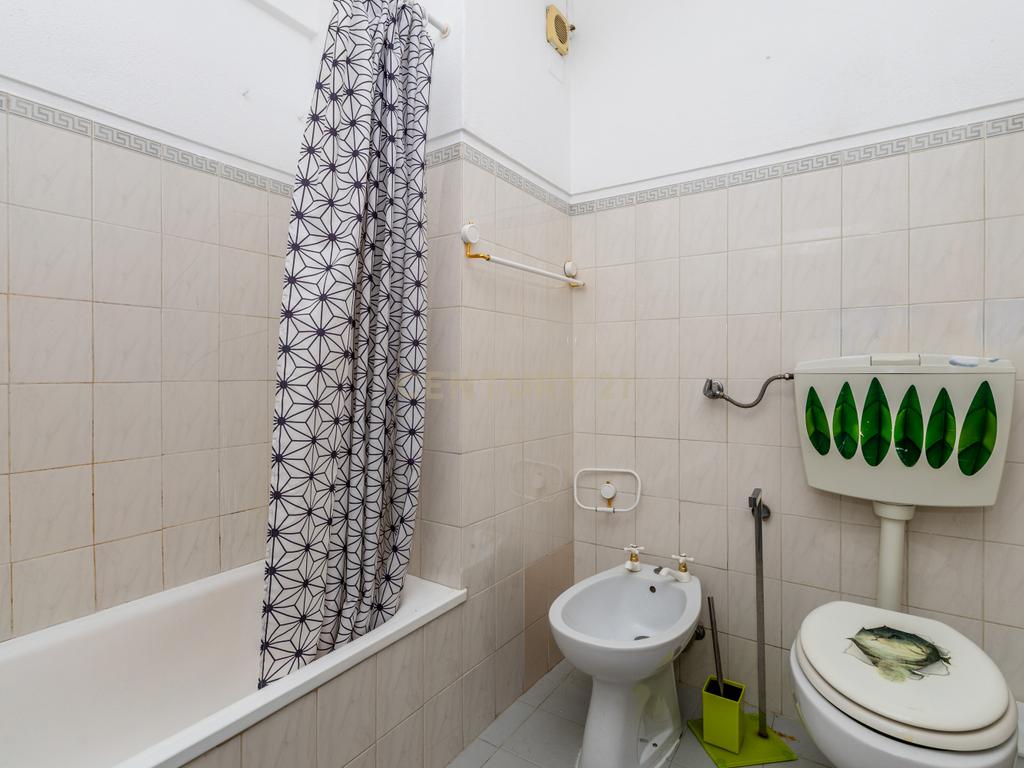 Imperdível apartamento T3 em Faro - Image 13