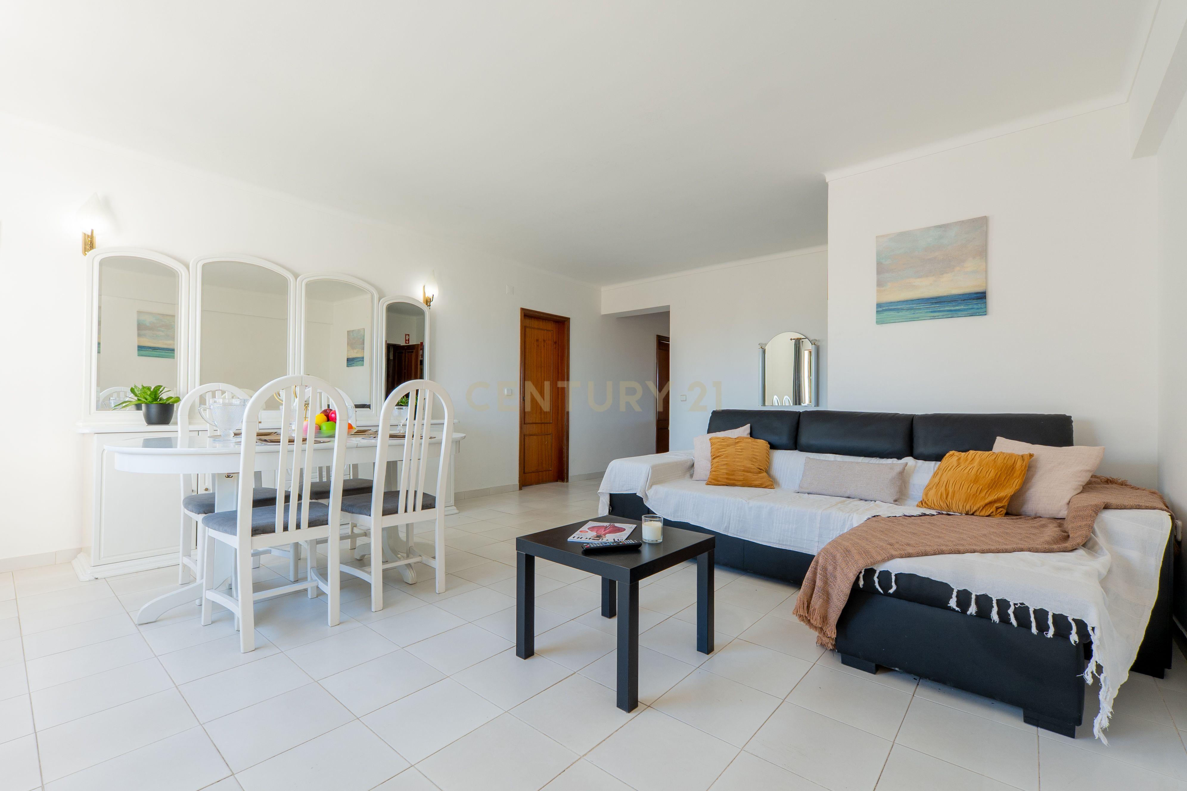 Fotografia 8 de T2 com lugar de garagem, Vista Mar e Vista Rio na Praia da Rocha