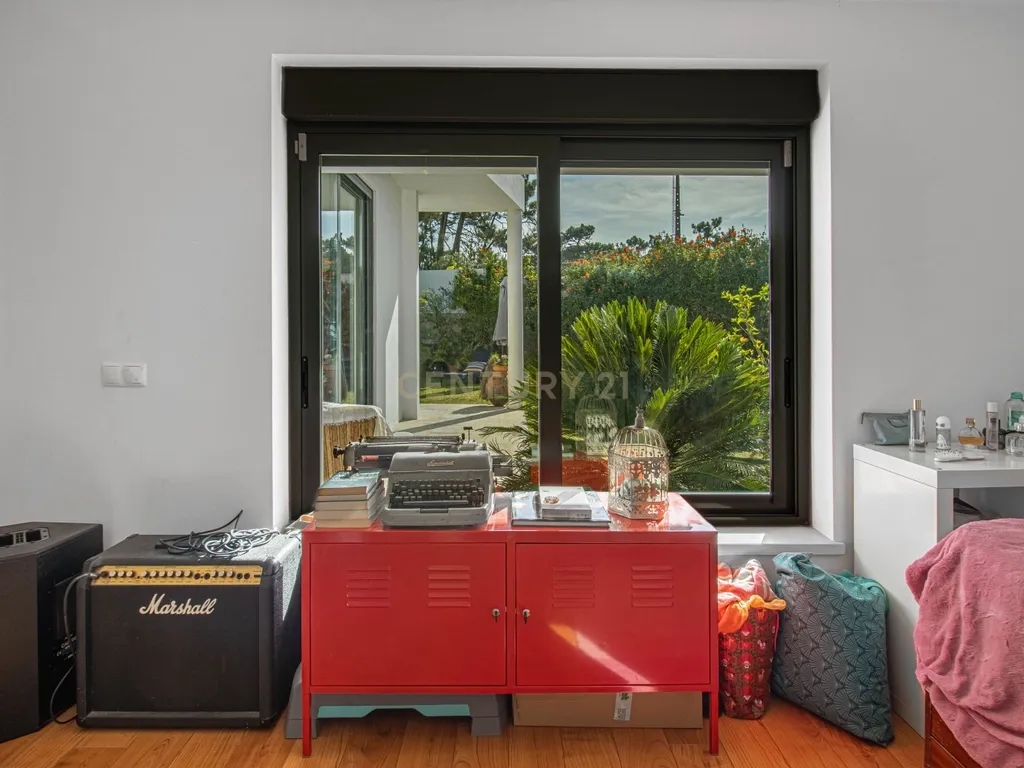 Moradia Isolada T4 291m2 em Lote de 1050 m2 em Mucifal, Colares, Sintra - Image 27