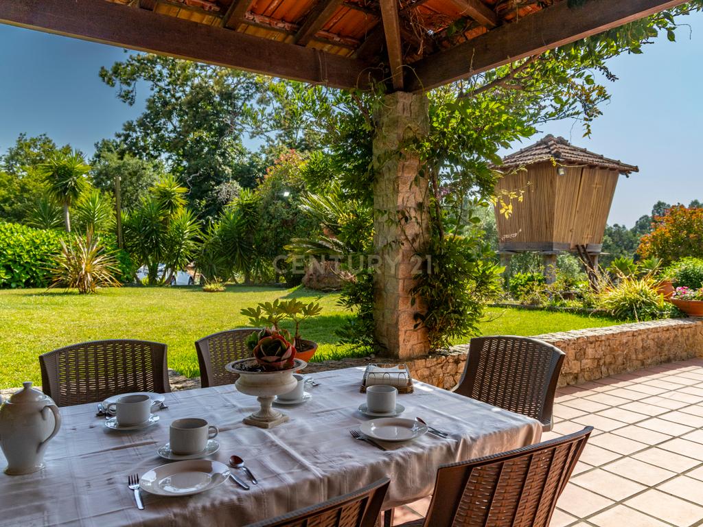 Encantadora Casa de Hóspedes em Aveiro com Jardim e Terraço - Image 21