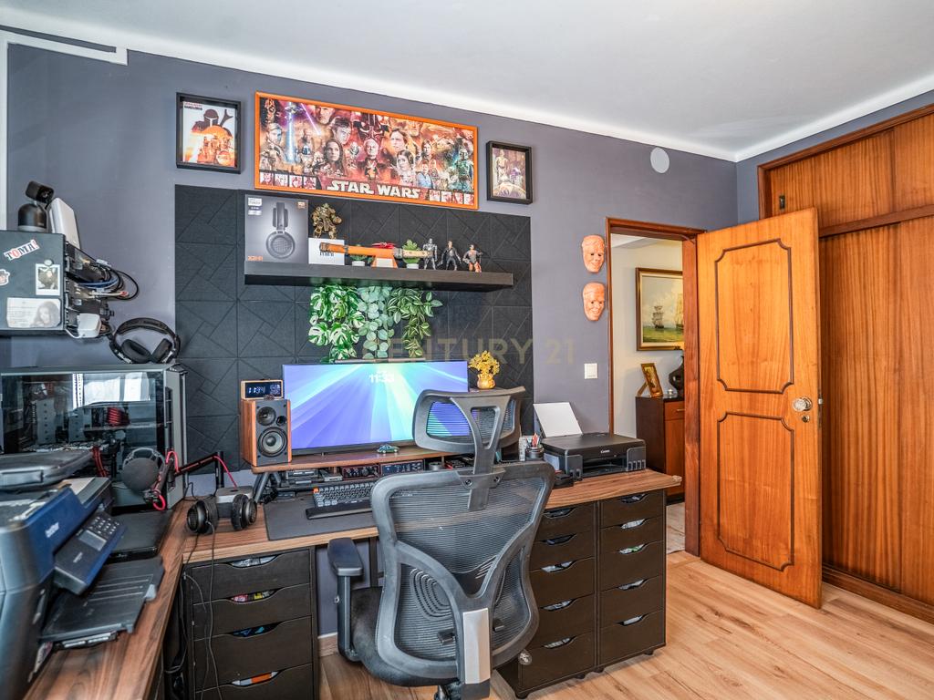 Apartamento Duplex T3+2 com Garagem Box - Image 25
