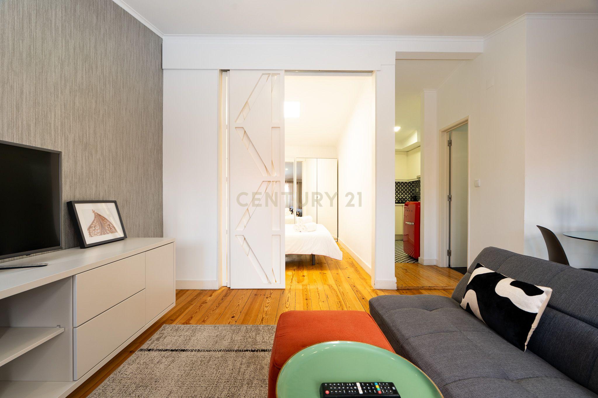 Fotografia 6 de Investir em Alfama – T1 renovado, último piso, vista de rio, em zona de forte procura